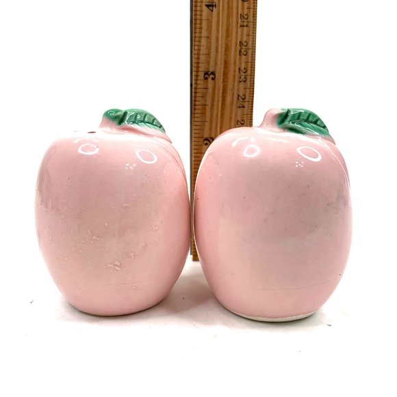 Vintage Peach Salt Pepper Shakers Japan Kitsch Hand Painted S&P Set Pink - Picture 2 of 8